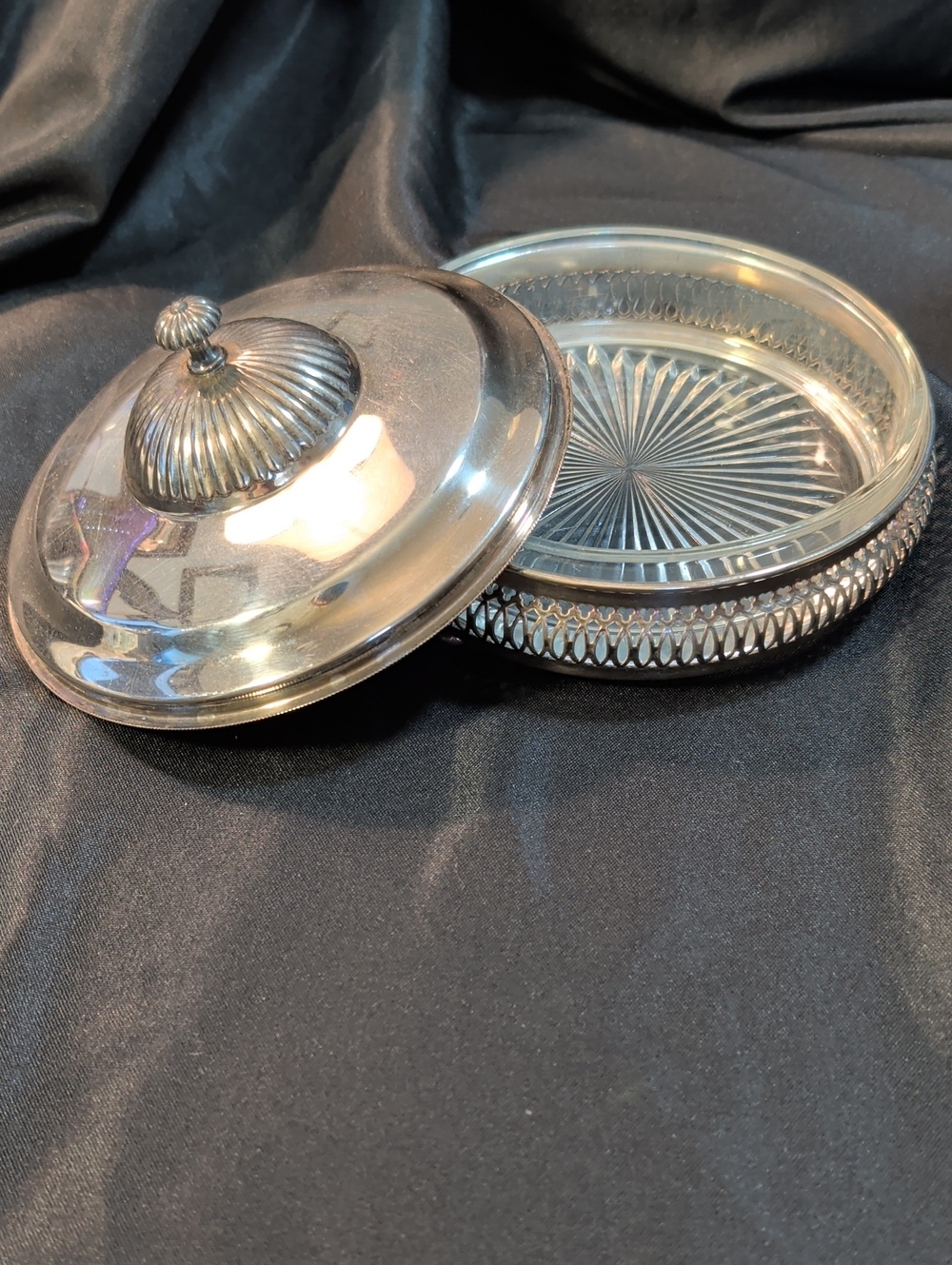 Vintage 1940's Crescent Silver Plated Relish Bowl With Glass Insert - Picture 2 of 12